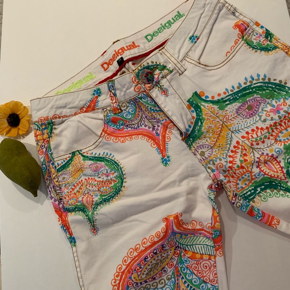 Desigual white/multi colored pants. Size 28.